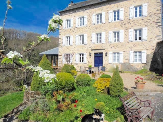 Le Couvent Bed & Breakfast Saint-Just-sur-Viaur Eksteriør bilde